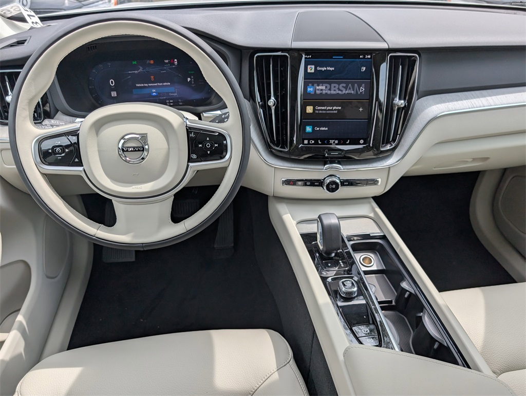 2025 Volvo XC60 Hybrid T8 Plus photo 11