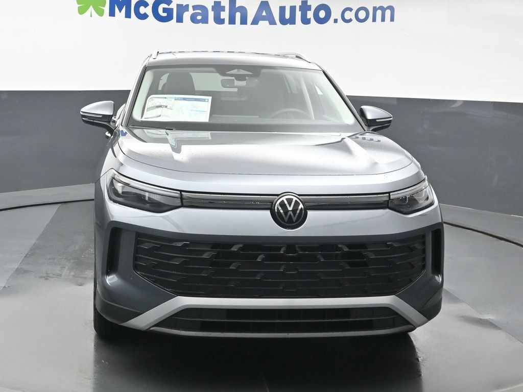 2025 Volkswagen Tiguan SE photo 2