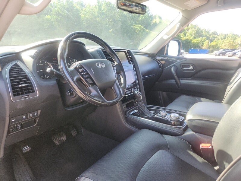 2021 Infiniti QX80 Luxe photo 11