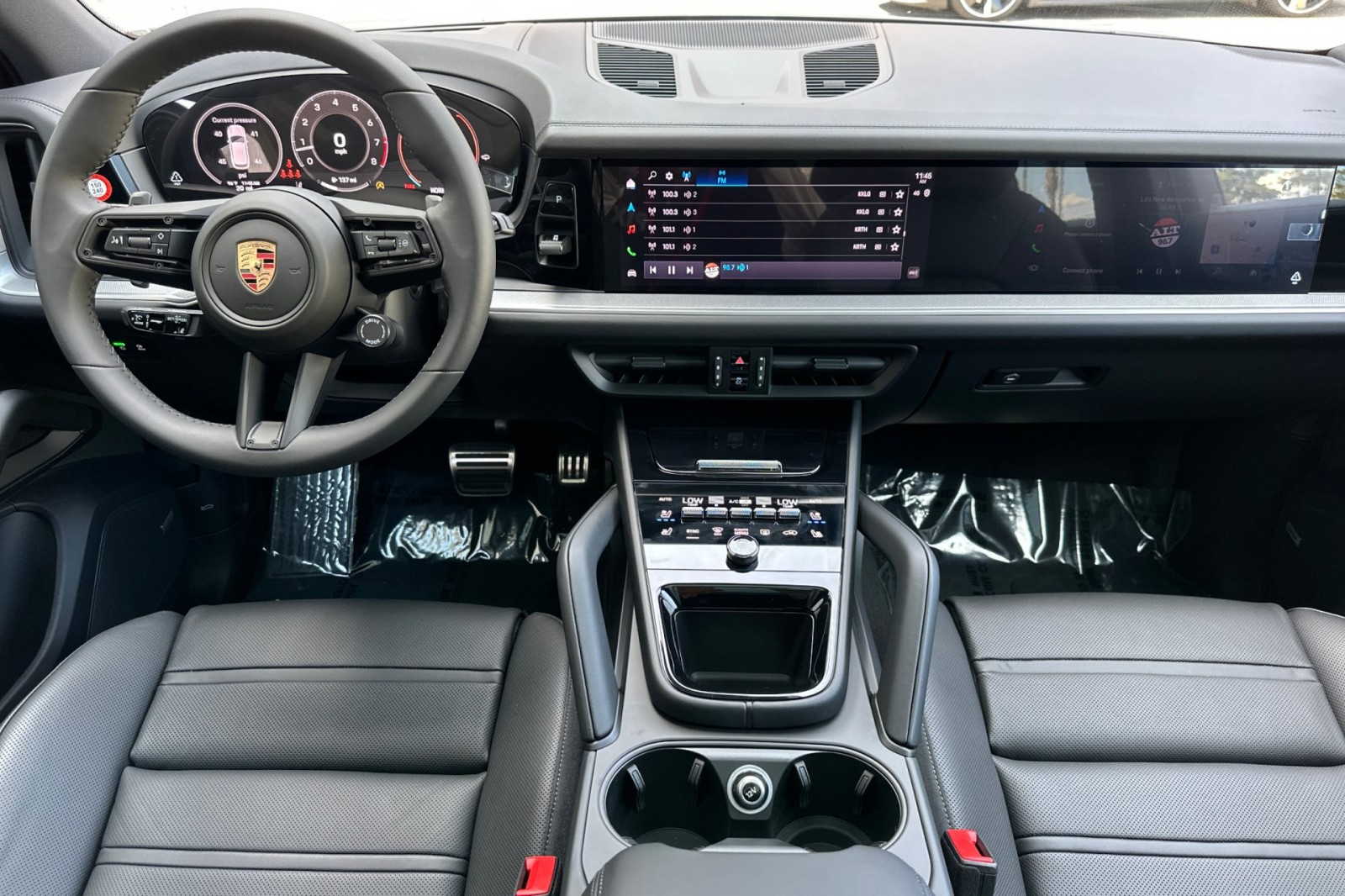 2026 Porsche Cayenne S photo 6