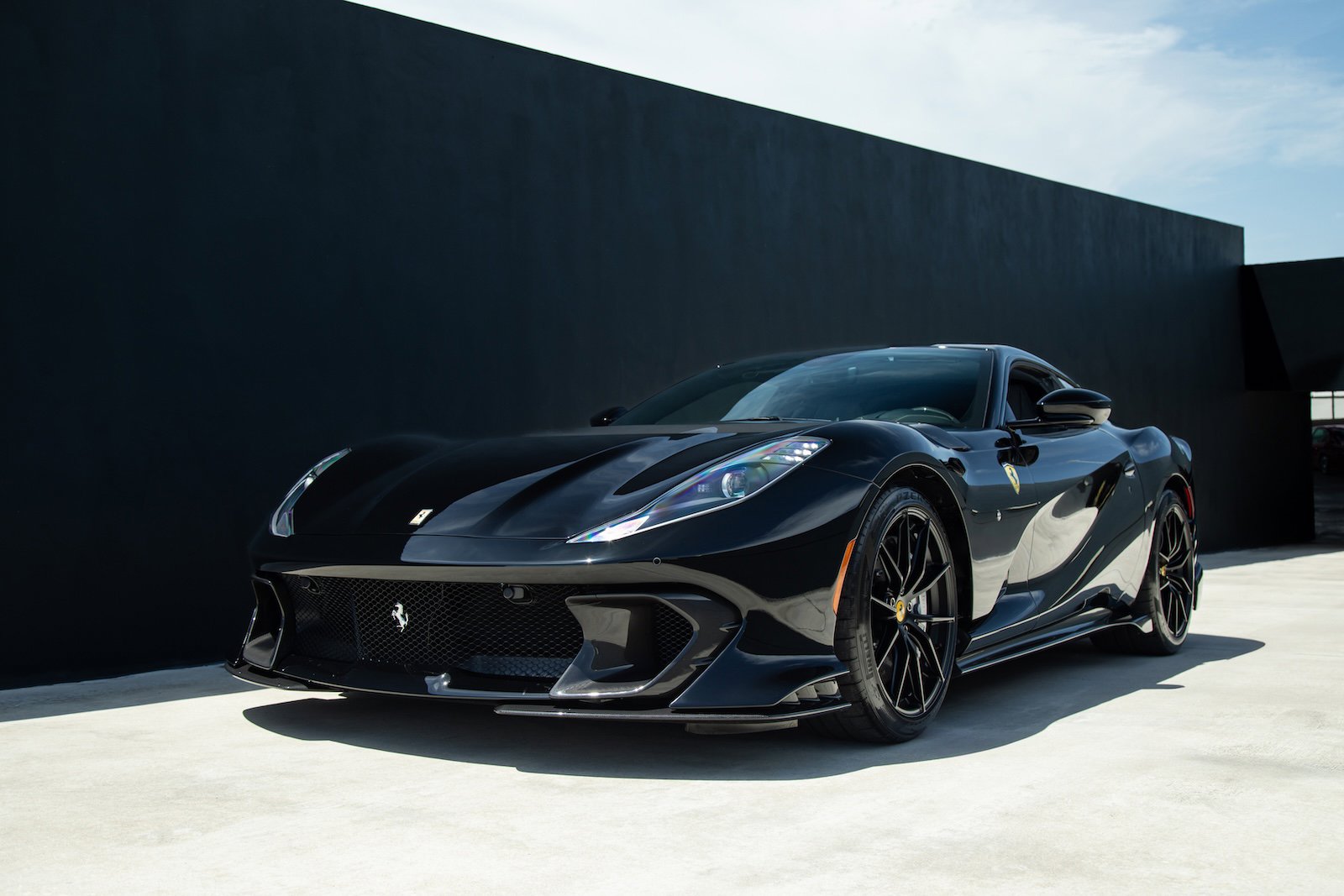 2024 Ferrari 812 Competizione photo 8