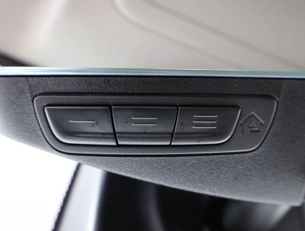 2023 Toyota RAV4 XLE photo 11