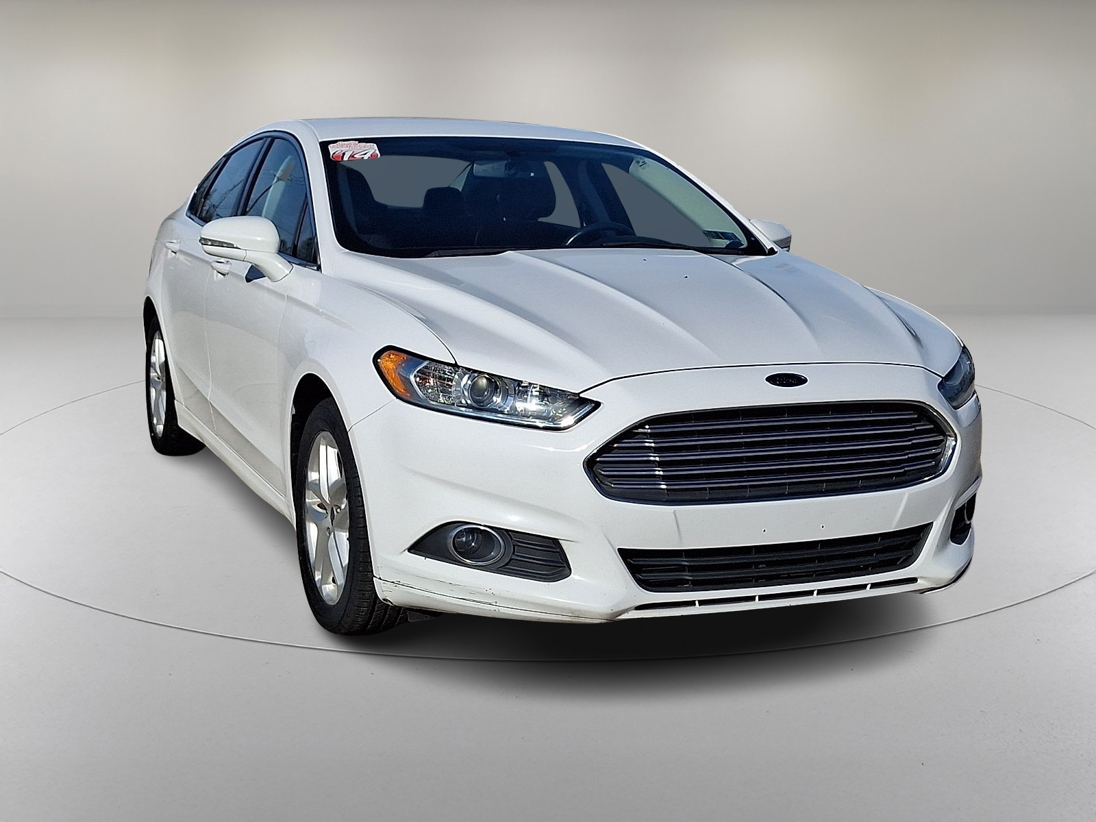 2014 Ford Fusion SE photo 2