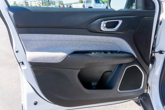 2022 Jeep Compass Latitude photo 9