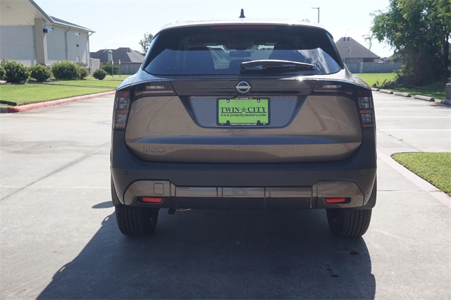 2026 Nissan Kicks SV photo 4