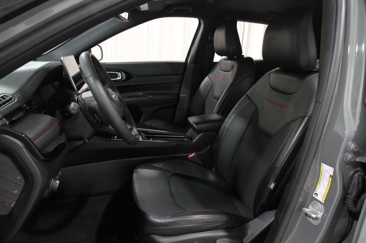 2023 Jeep Compass Trailhawk photo 4