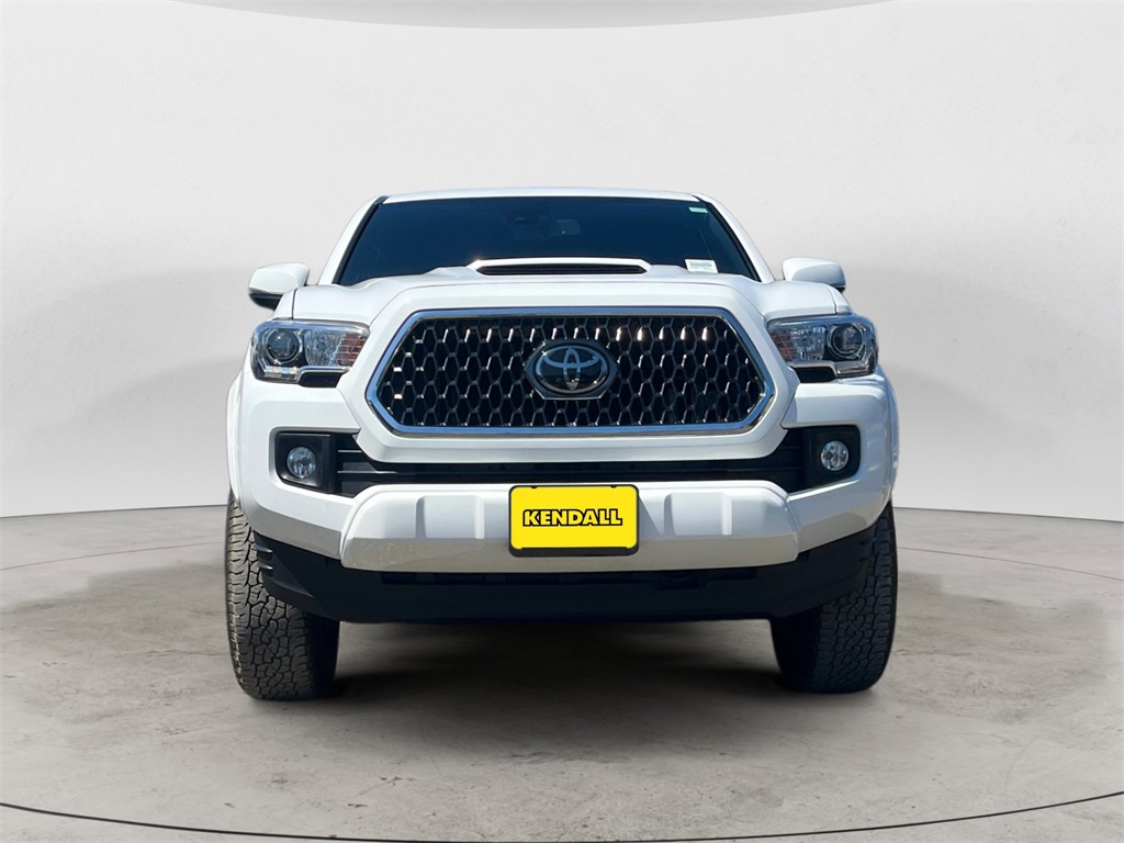 2019 Toyota Tacoma TRD Sport V6 photo 2