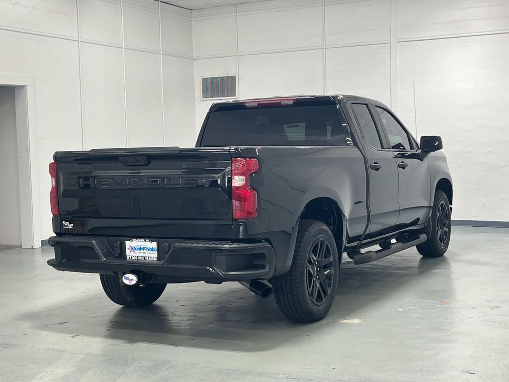 2025 Chevrolet Silverado 1500 Custom Rally Edition photo 7
