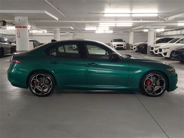 2025 Alfa Romeo Giulia Base photo 8