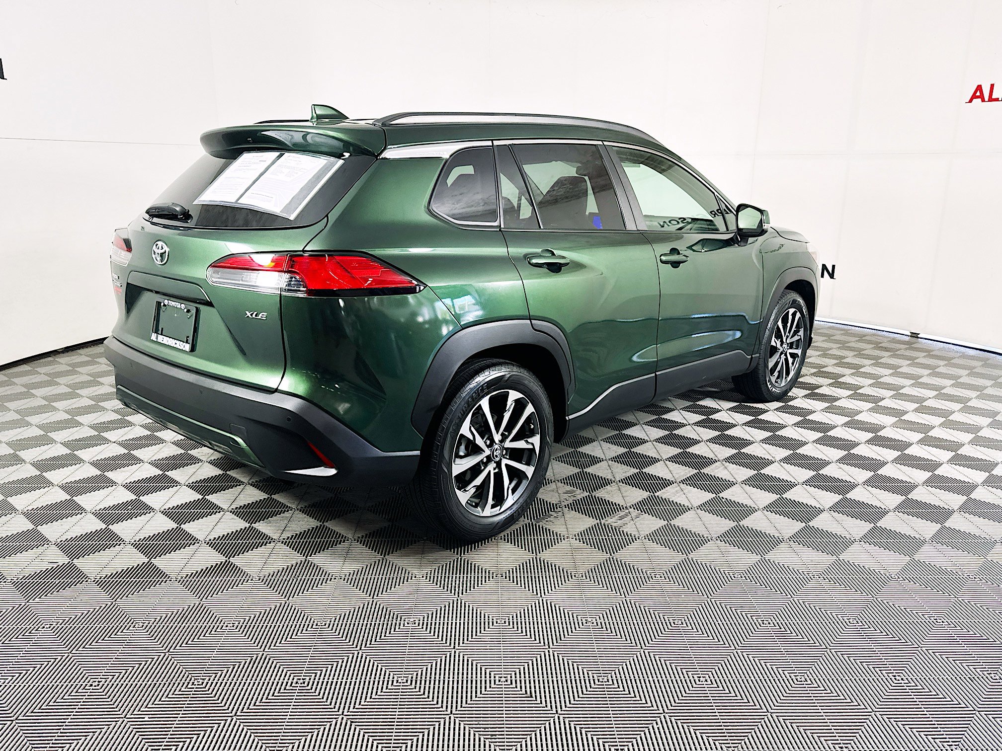 2023 Toyota Corolla Cross XLE's photo