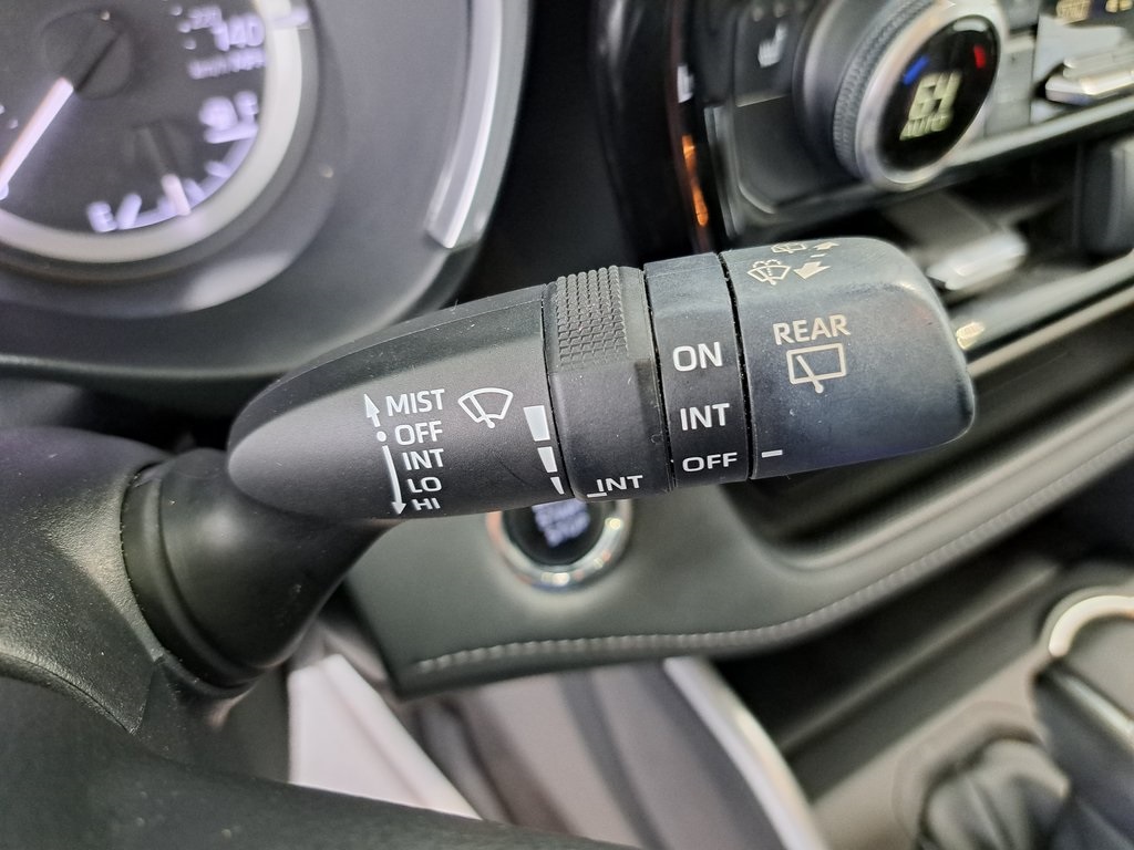 2023 Toyota Highlander L photo 11