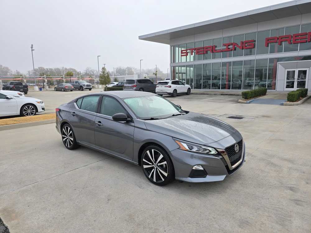 2022 Nissan Altima SR