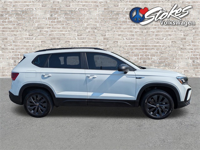 2024 Volkswagen Taos S photo 3