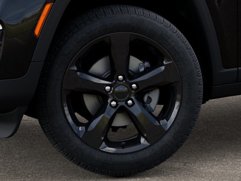 2025 Jeep Grand Cherokee Limited photo 3