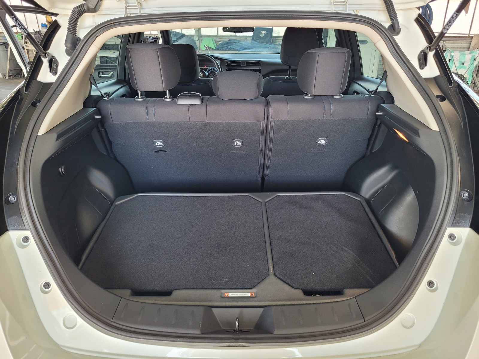 2023 Nissan Leaf SV Plus photo 18