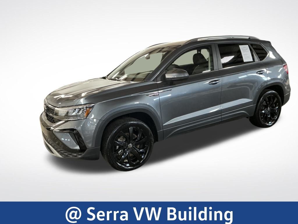 2022 Volkswagen Taos SE's photo