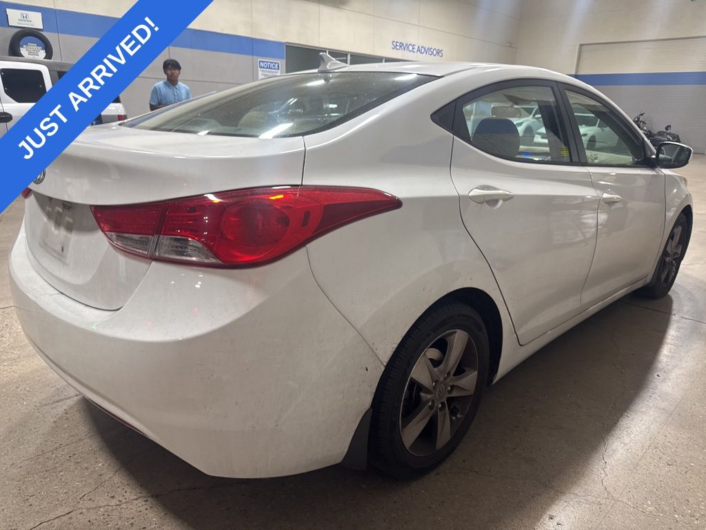 2013 Hyundai Elantra GLS photo 3