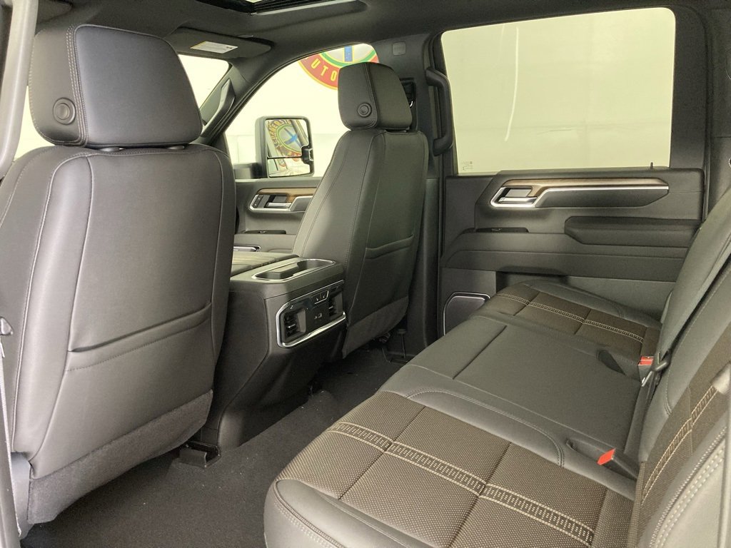 2026 Chevrolet Silverado 3500HD High Country photo 14
