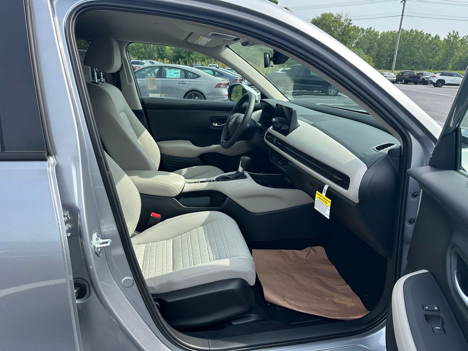 2026 Honda HR-V LX photo 18