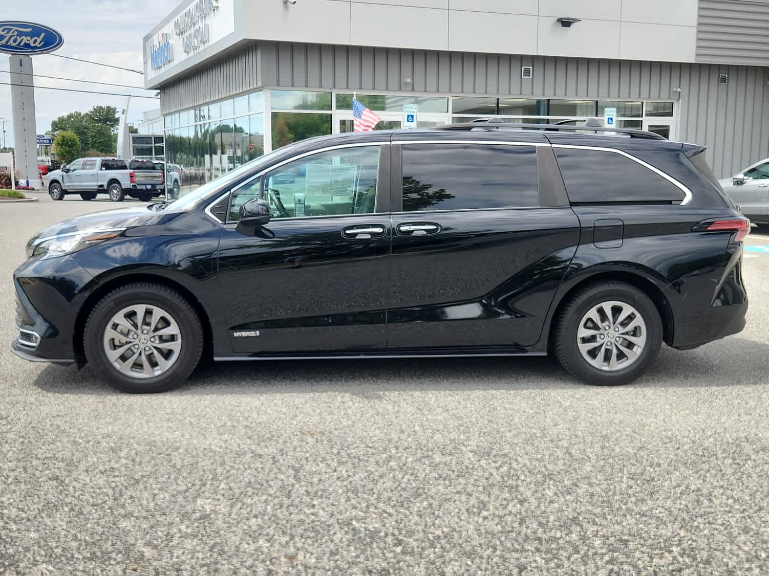 2021 Toyota Sienna XLE photo 20