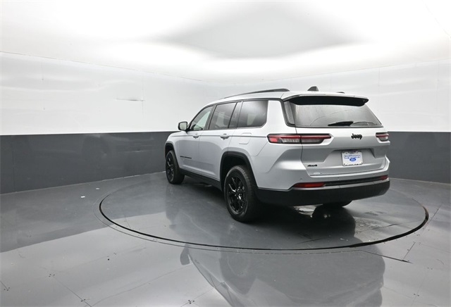 2024 Jeep Grand Cherokee Altitude photo 4