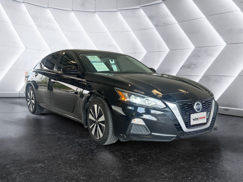 2022 Nissan Altima 2.5 SV photo 3