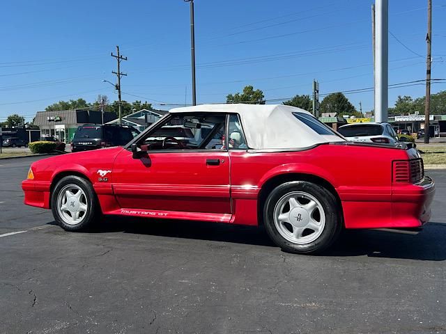 1992 Ford Mustang GT photo 10