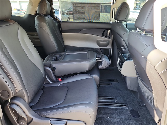 2026 Kia Carnival EX photo 16