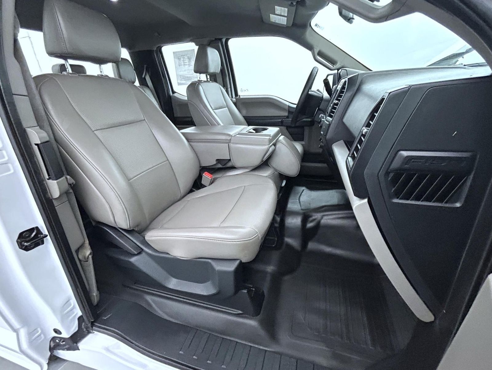 2020 Ford F-150 XL photo 14