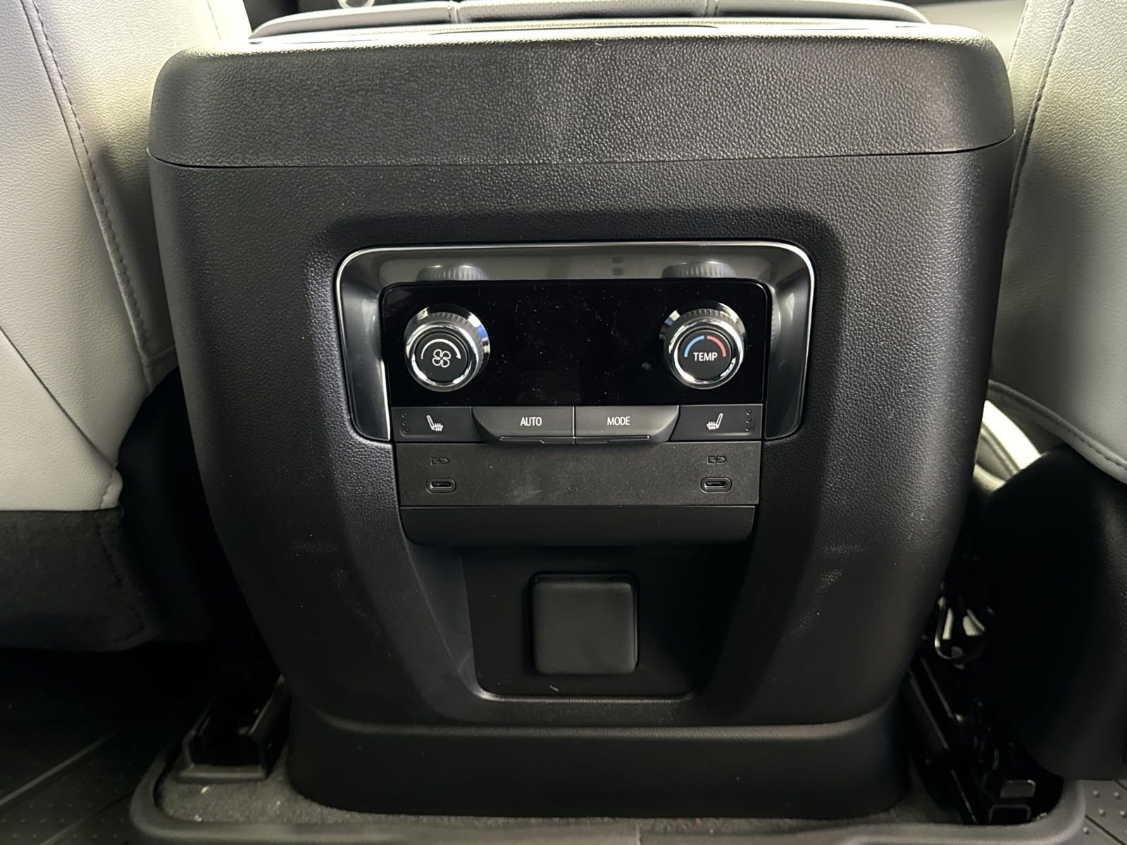 2025 Chevrolet Tahoe Premier photo 25