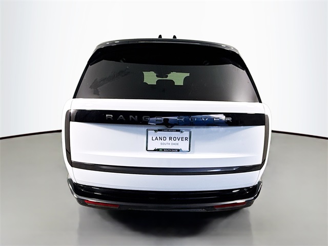 2025 Land Rover Range Rover SE photo 6