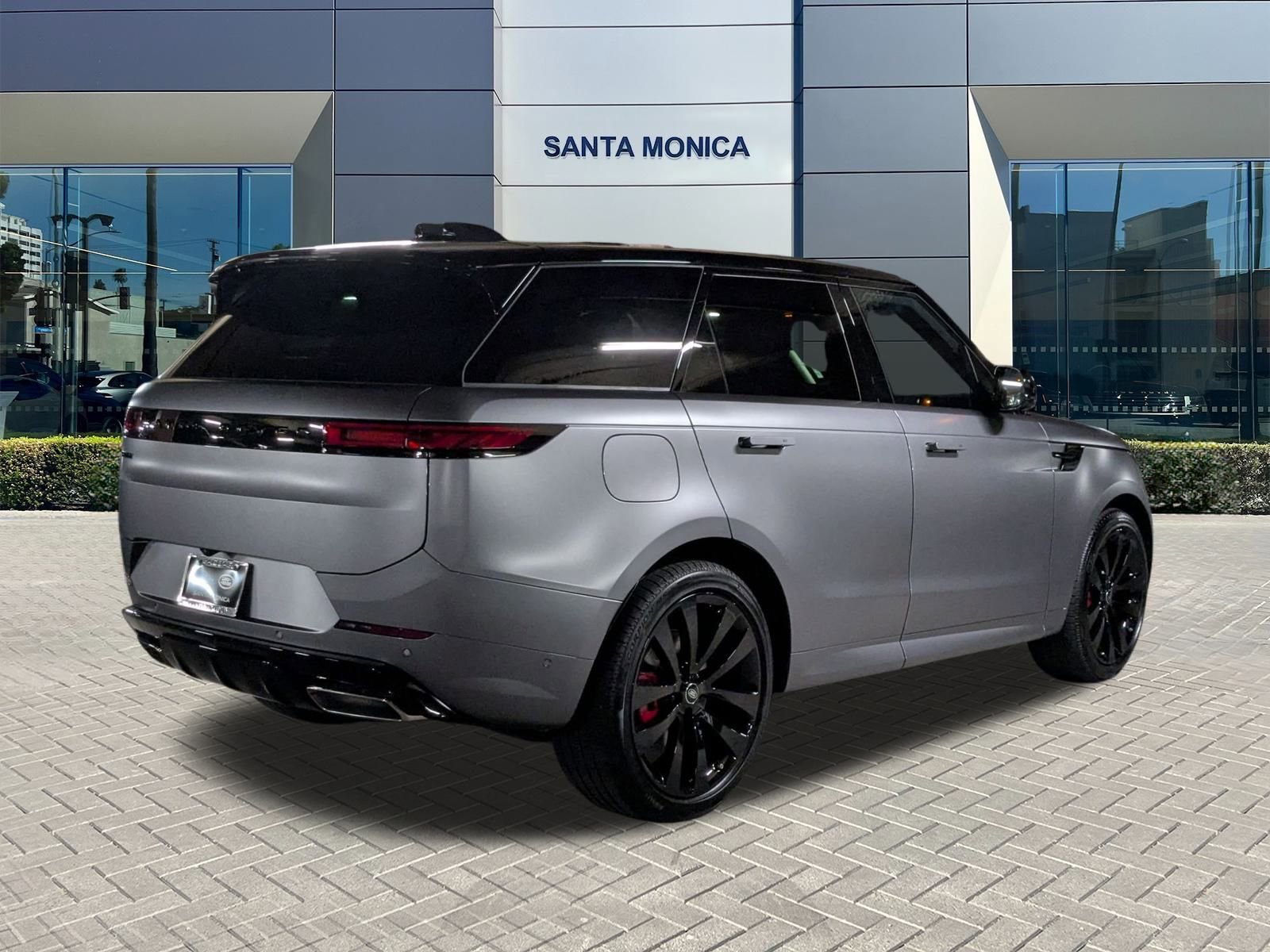 2025 Land Rover Range Rover Sport P400 Dynamic SE photo 2