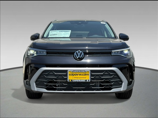 2025 Volkswagen Taos SE photo 2