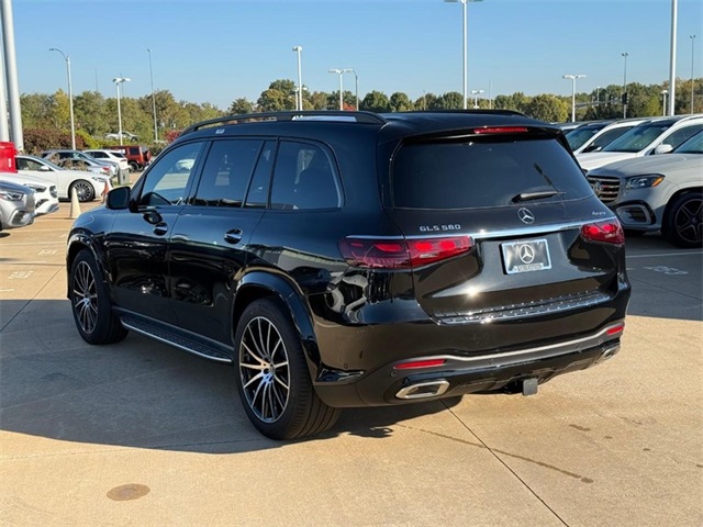 2026 Mercedes Benz GLS 580 4MATIC photo 4