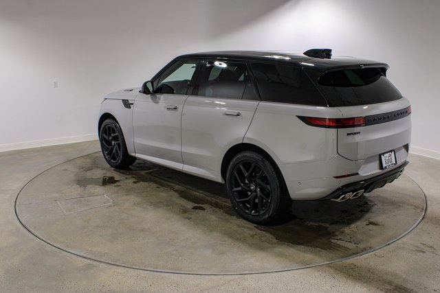 2025 Land Rover Range Rover Sport SE photo 2