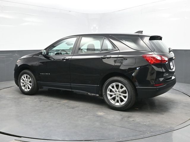 2021 Chevrolet Equinox LS photo 2