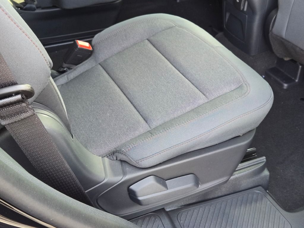 2025 Ford Explorer photo 8