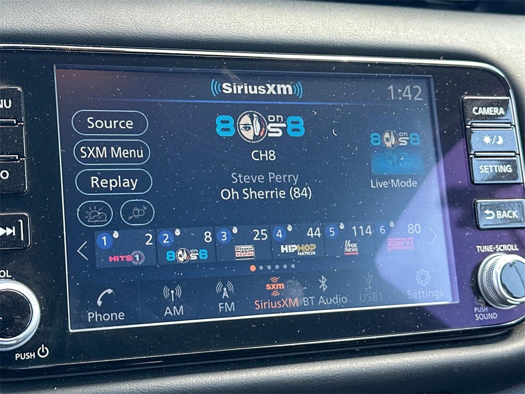 2024 Nissan Kicks SR photo 3