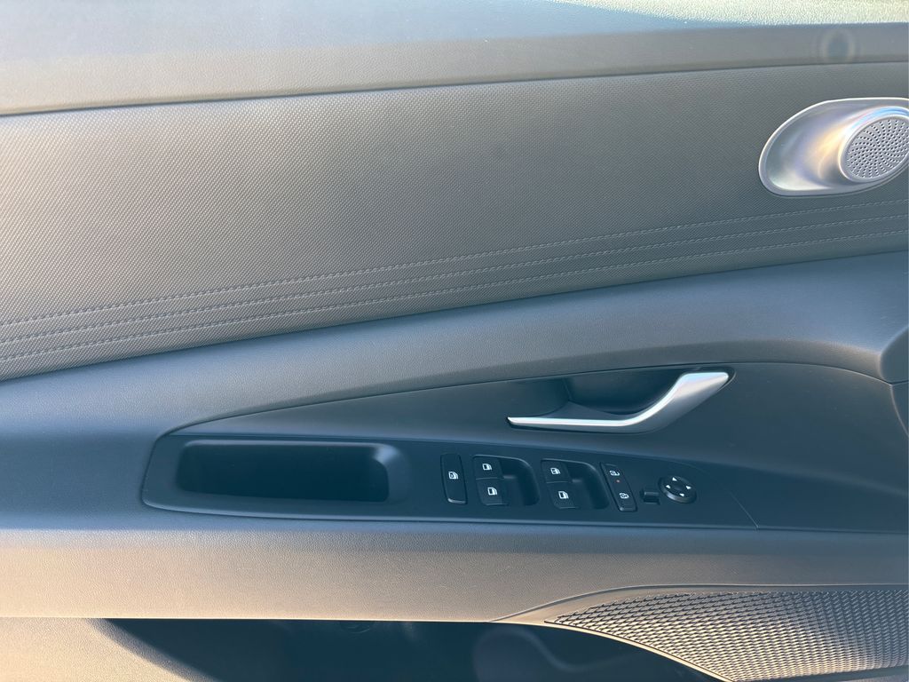 2024 Hyundai Elantra SE photo 20