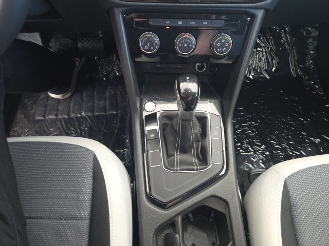 2025 Volkswagen Taos S photo 18