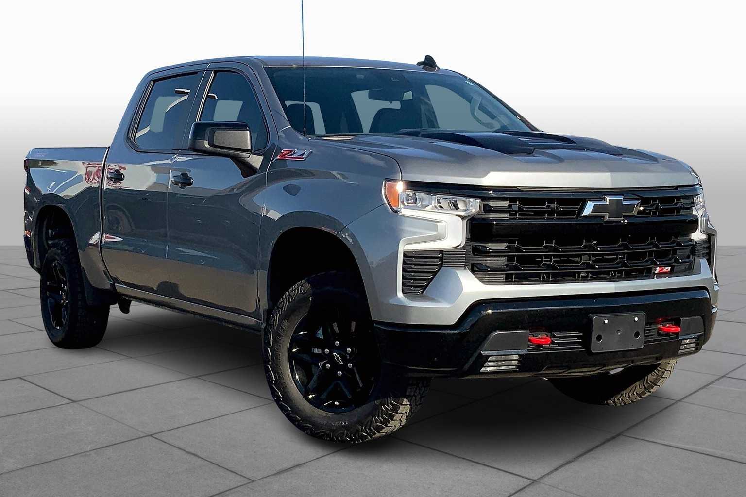 2025 Chevrolet Silverado 1500 LT Trail Boss photo 2