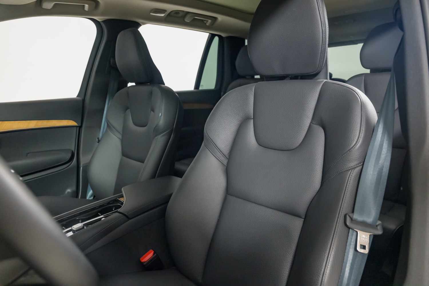 2024 Volvo XC90 B5 Plus photo 19