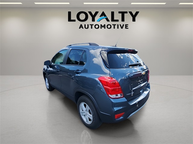2022 Chevrolet Trax LT photo 2