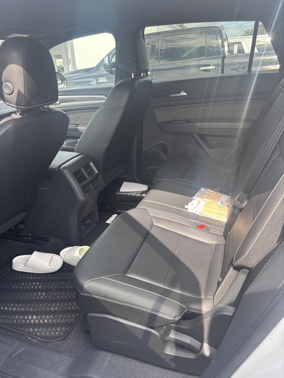2023 Volkswagen Atlas Cross Sport V6 SE Technology photo 7