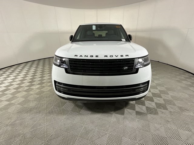 2025 Land Rover Range Rover SE photo 4