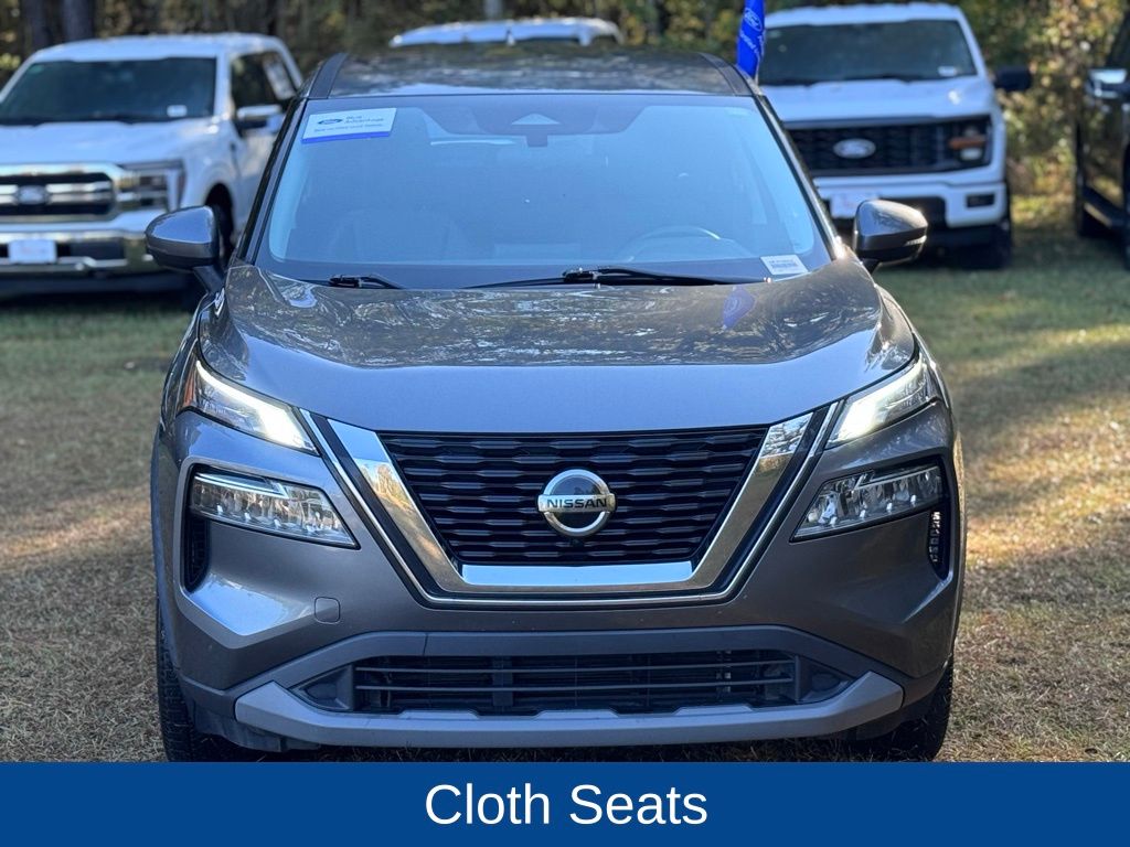 2021 Nissan Rogue SV photo 2