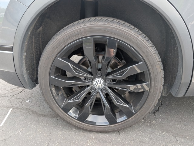 2020 Volkswagen Tiguan SE R-Line Black photo 8