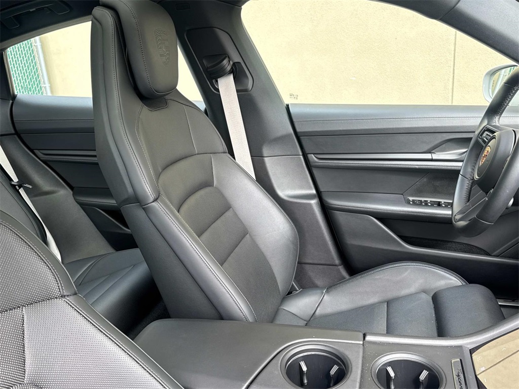 2024 Porsche Taycan 4S photo 15