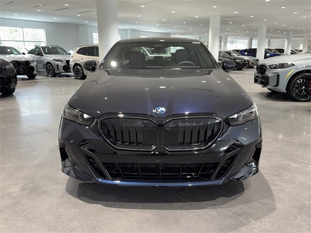 2026 Bmw 550e xDrive photo 2