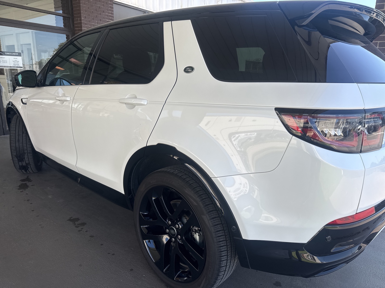 2024 Land Rover Discovery Sport SE photo 3